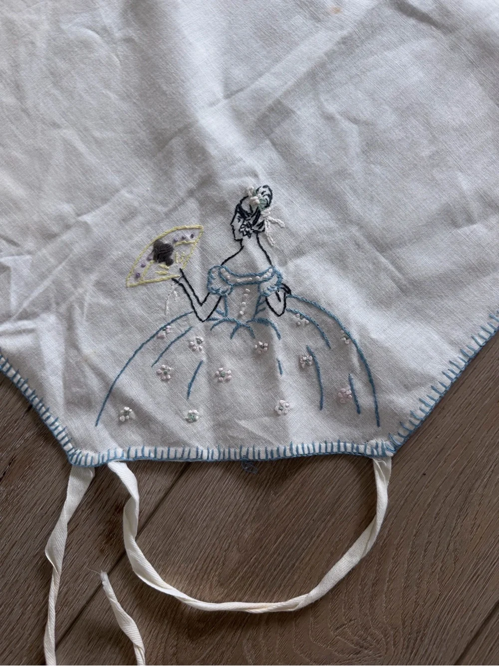 Vintage Hand Embroidered Southern Belle Linen Table Topper